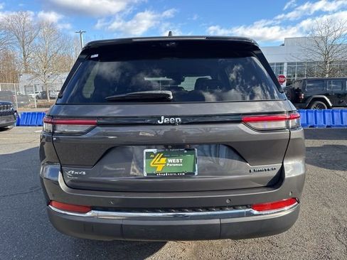 Certified 2022 Jeep Grand Cherokee Limited w/ Luxury Tech Group II image 18