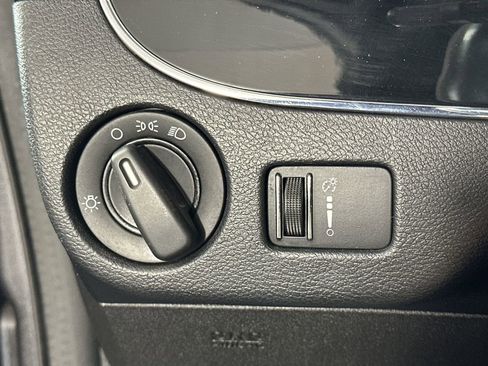 Used 2017 Dodge Grand Caravan SE FWD image 22
