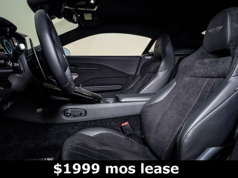 Used 2025 Aston Martin V8 Vantage Coupe image 20