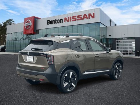 Certified 2025 Nissan Kicks SR image 5