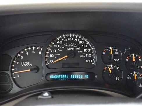 Used 2005 Chevrolet Tahoe Z71 w/ Preferred Equipment Group AWD/4WD image 11