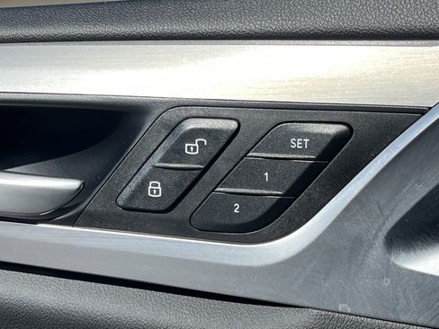 Used 2025 BMW X4 xDrive30i image 17