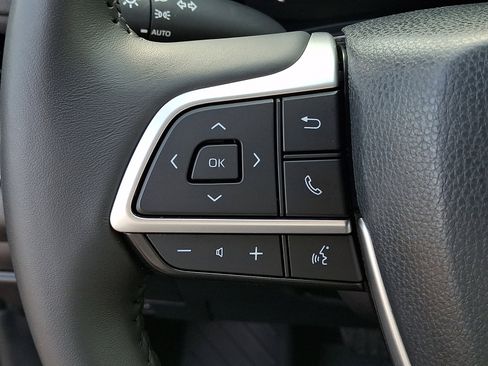 Used 2025 Toyota Grand Highlander AWD image 22