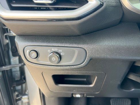 Used 2023 Chevrolet TrailBlazer LS image 28