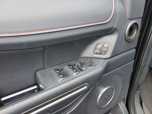 Used 2022 Ford Expedition Limited image 10