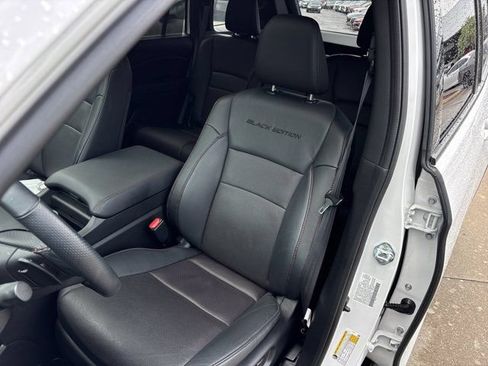 Used 2025 Honda Passport Black Edition image 25