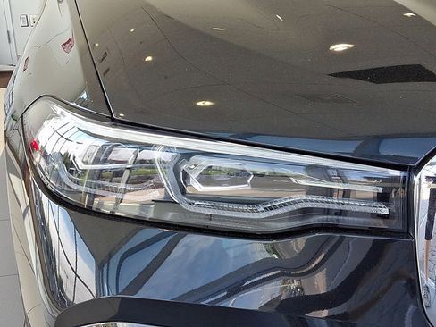 Used 2019 BMW X7 xDrive50i w/ M Sport Package AWD/4WD image 9