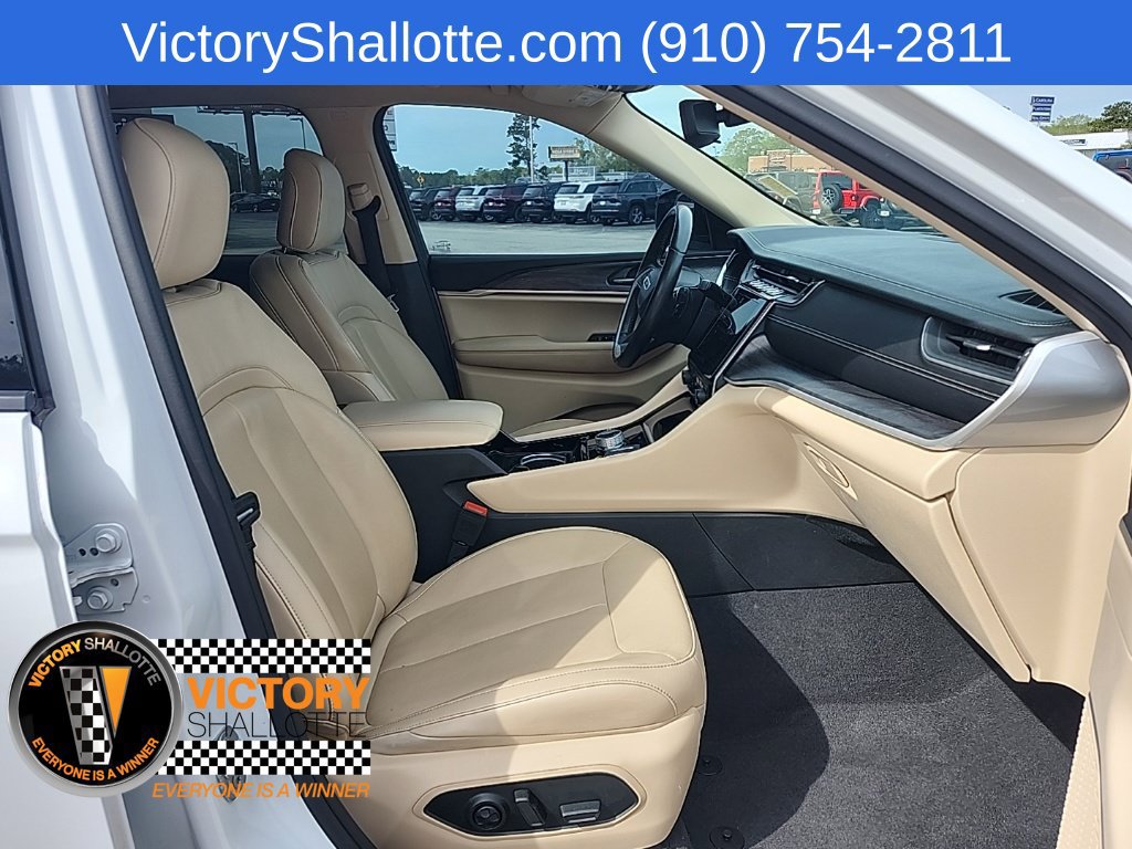 Used 2021 Jeep Grand Cherokee L Limited AWD/4WD image 31