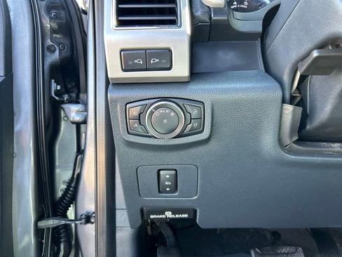 Used 2022 Ford F250 Lariat w/ Chrome Package AWD/4WD image 22