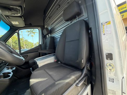 Used 2023 Mercedes-Benz Sprinter 2500 image 15
