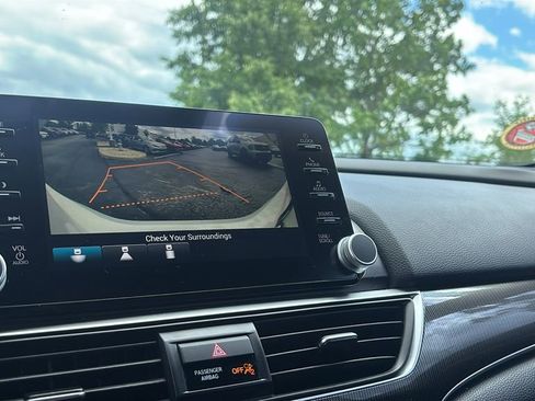 Used 2018 Honda Accord Sport image 22