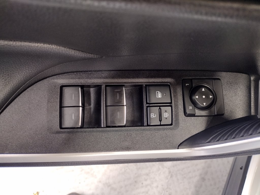 Used 2022 Toyota RAV4 XLE w/ XLE Grade Weather Package AWD/4WD image 19