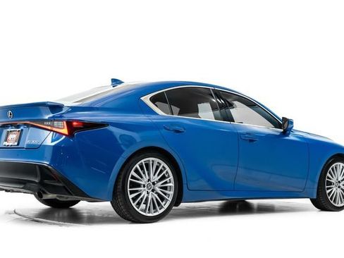 Used 2022 Lexus IS 300 w/ Premium Package RWD image 4