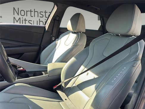 Used 2024 Hyundai Elantra Limited FWD image 18