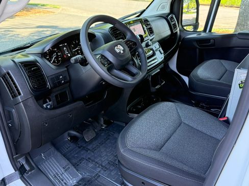 Used 2025 RAM ProMaster 1500 FWD image 11