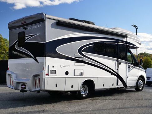 Used 2022 Mercedes-Benz Sprinter 3500 w/ Charging Package, Dashboard image 51