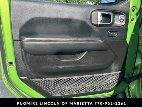 Used 2019 Jeep Wrangler Unlimited Sahara w/ Uconnect 4C Nav & Sound Group AWD/4WD image 10
