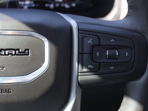 Used 2024 GMC Yukon Denali w/ Advanced Technology Package image 26