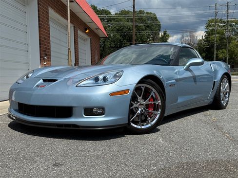 Used 2012 Chevrolet Corvette Z06 w/ 2LZ Preferred Equipment Group image 2