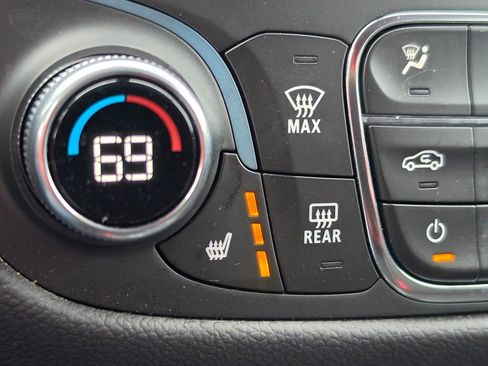 Used 2021 Chevrolet Equinox LT AWD/4WD image 39