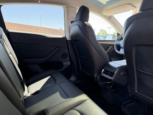 Used 2024 Tesla Model Y Long Range image 38