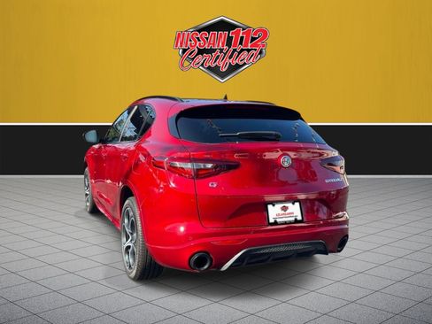 Used 2023 Alfa Romeo Stelvio Veloce AWD/4WD image 4