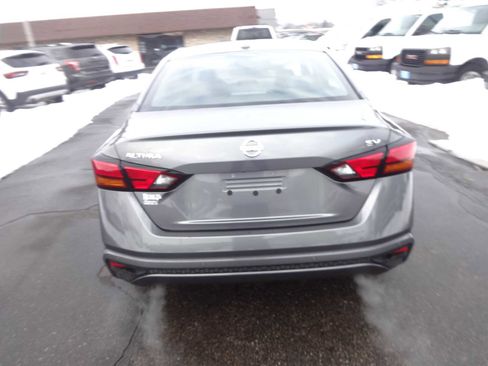 Used 2022 Nissan Altima 2.5 SV image 6