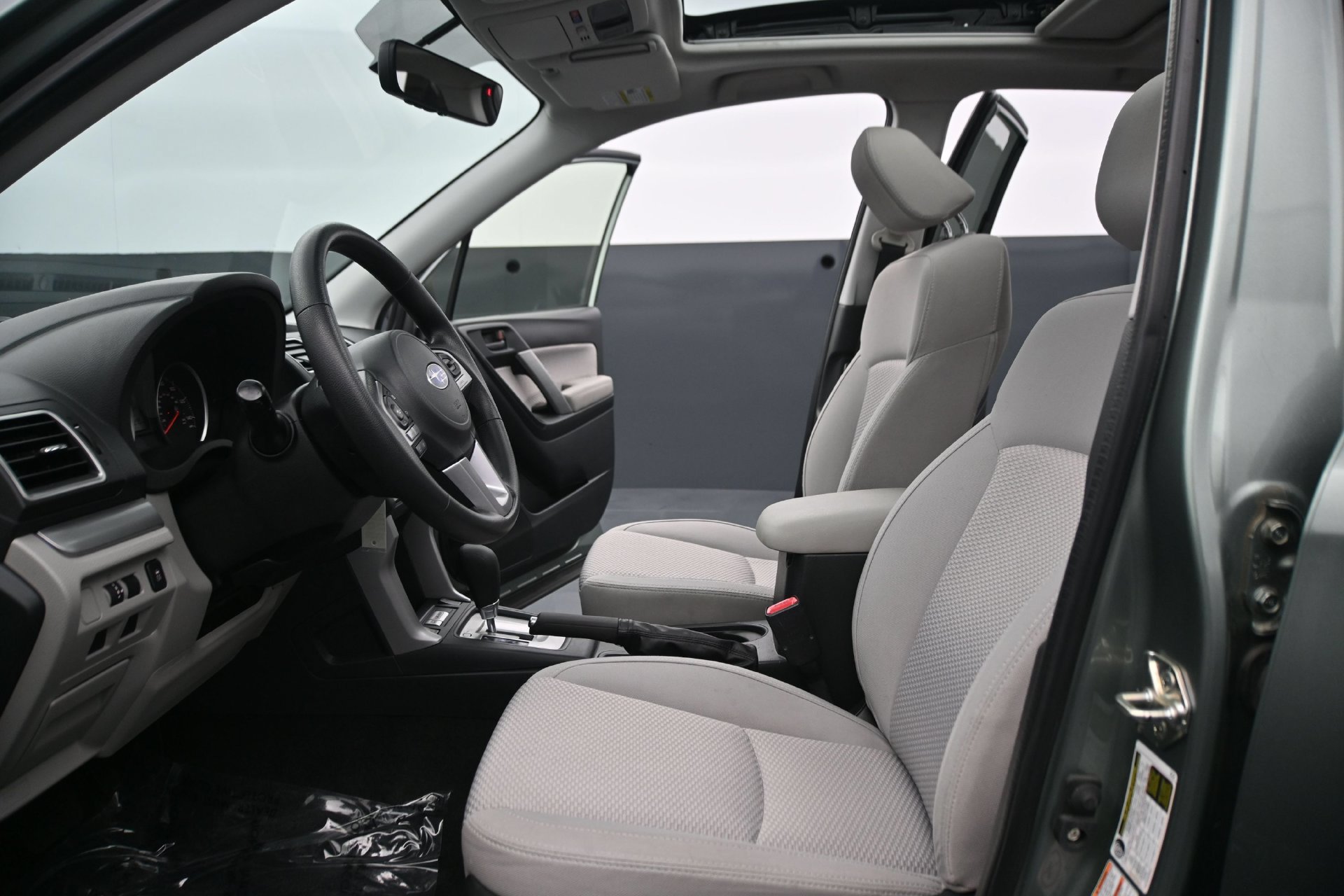 Used 2017 Subaru Forester 2.5i Premium w/ Popular Package #2A AWD/4WD image 19