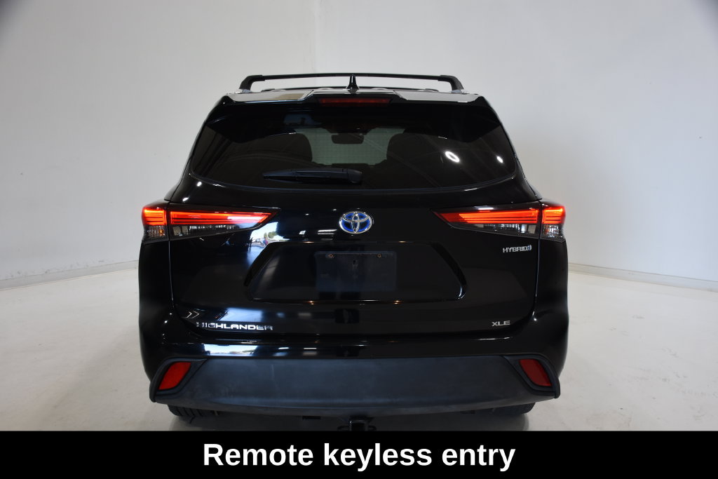 Used 2021 Toyota Highlander XLE AWD/4WD image 6