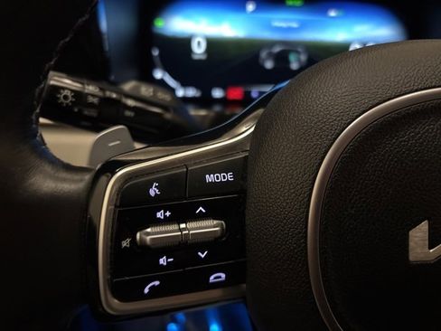 Certified 2022 Kia Sorento SX Prestige w/ Panoramic Sunroof Package image 17