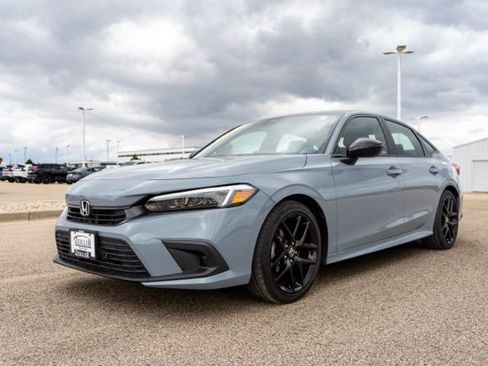 Used 2024 Honda Civic Sport image 3