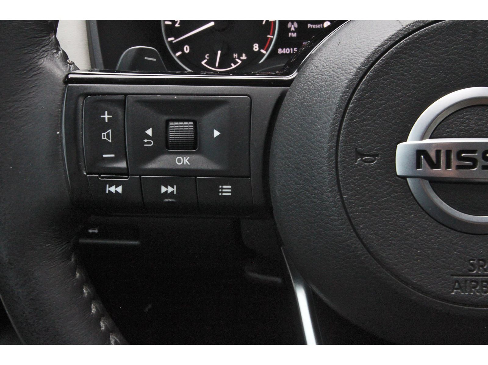 Used 2021 Nissan Rogue SL w/ Premium Package FWD image 18