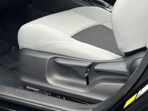 Used 2025 Toyota Corolla SE image 12