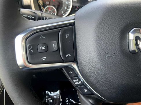 Used 2025 RAM 1500 Laramie AWD/4WD image 22
