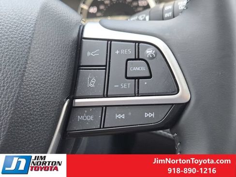 Used 2026 Toyota Highlander XLE AWD/4WD image 31