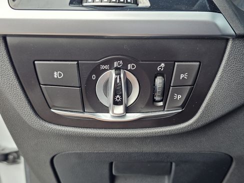 Used 2018 BMW X3 xDrive30i w/ Executive Package image 18