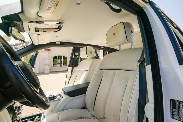Used 2020 Rolls-Royce Phantom Sedan RWD image 45