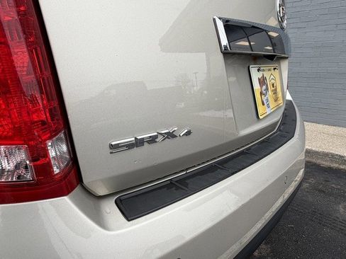 Used 2015 Cadillac SRX Luxury image 9