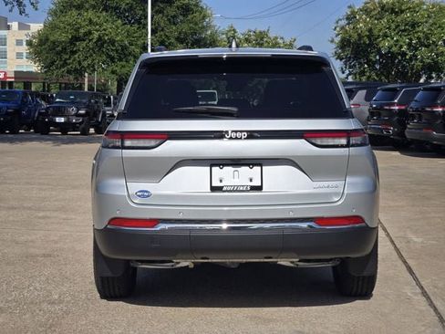 New 2025 Jeep Grand Cherokee Laredo w/ MOPAR Finishing Package image 6