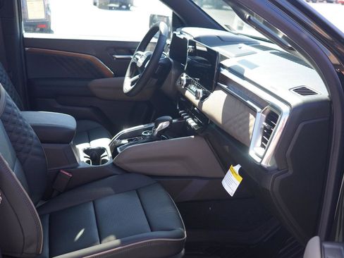 New 2026 GMC Canyon Denali w/ LPO, Denali Black Edition image 26