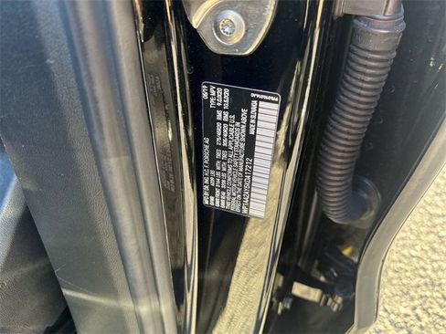 Used 2019 Porsche Cayenne Base image 36