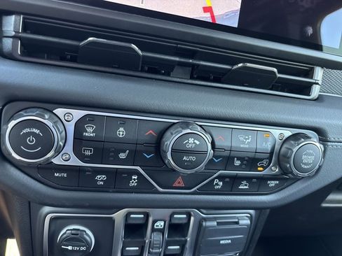 New 2025 Jeep Wrangler Unlimited Rubicon 392 image 36