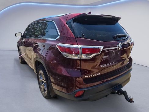 Used 2015 Toyota Highlander XLE AWD/4WD image 2