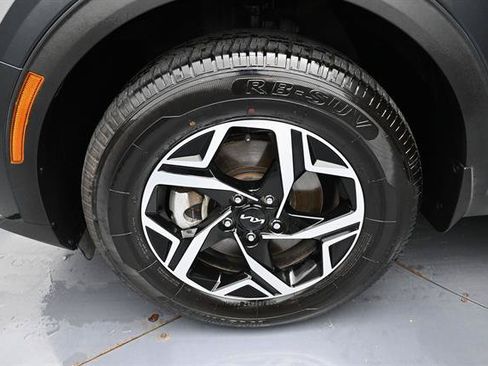 Used 2023 Kia Sportage LX AWD/4WD image 19