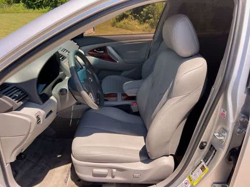 Used 2009 Toyota Camry XLE FWD image 11