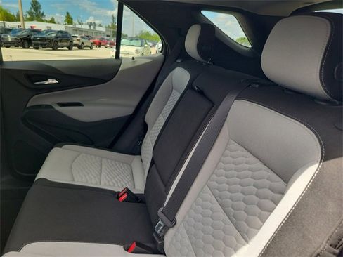 Used 2019 Chevrolet Equinox LS w/ LS Convenience Package image 8