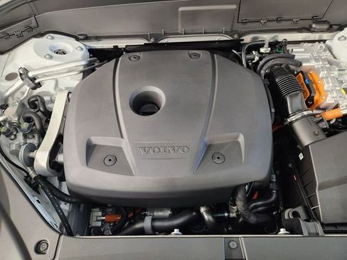 New 2026 Volvo XC90 T8 Plus w/ Protection Package Premier image 33