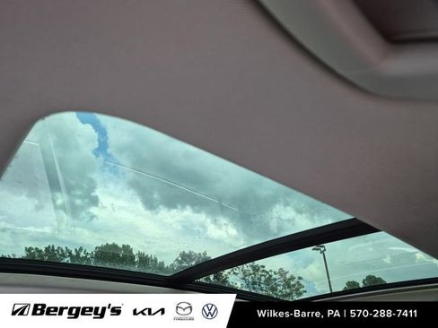 Used 2020 Volkswagen Tiguan SE w/ Panoramic Sunroof Package AWD/4WD image 23