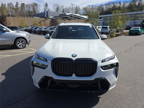 New 2026 BMW X7 xDrive40i w/ M Sport Package AWD/4WD image 9