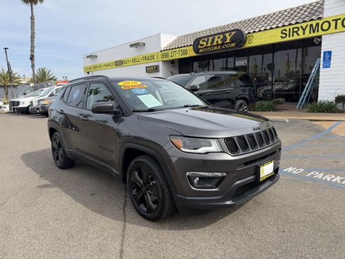 Used 2020 Jeep Compass Latitude FWD image 1